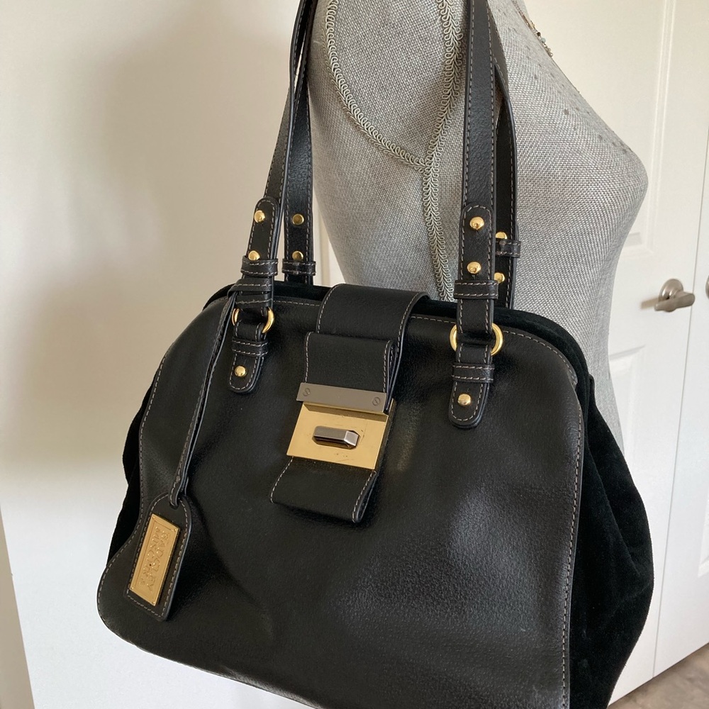 Badgley Mischka Black and Gold Shoulder Bag with Structured Design